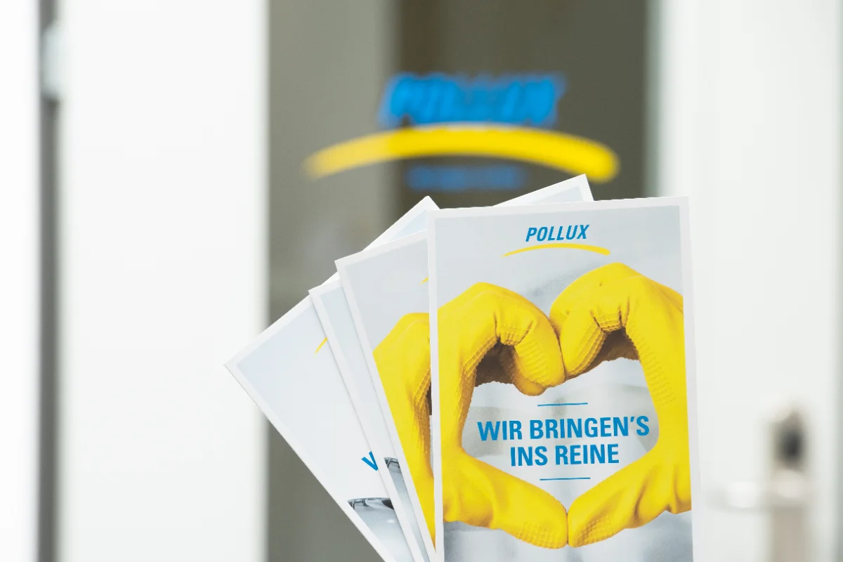 Model im Header
